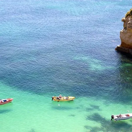 Bel Au Bord De La Mer De Porto De Mos Lagos